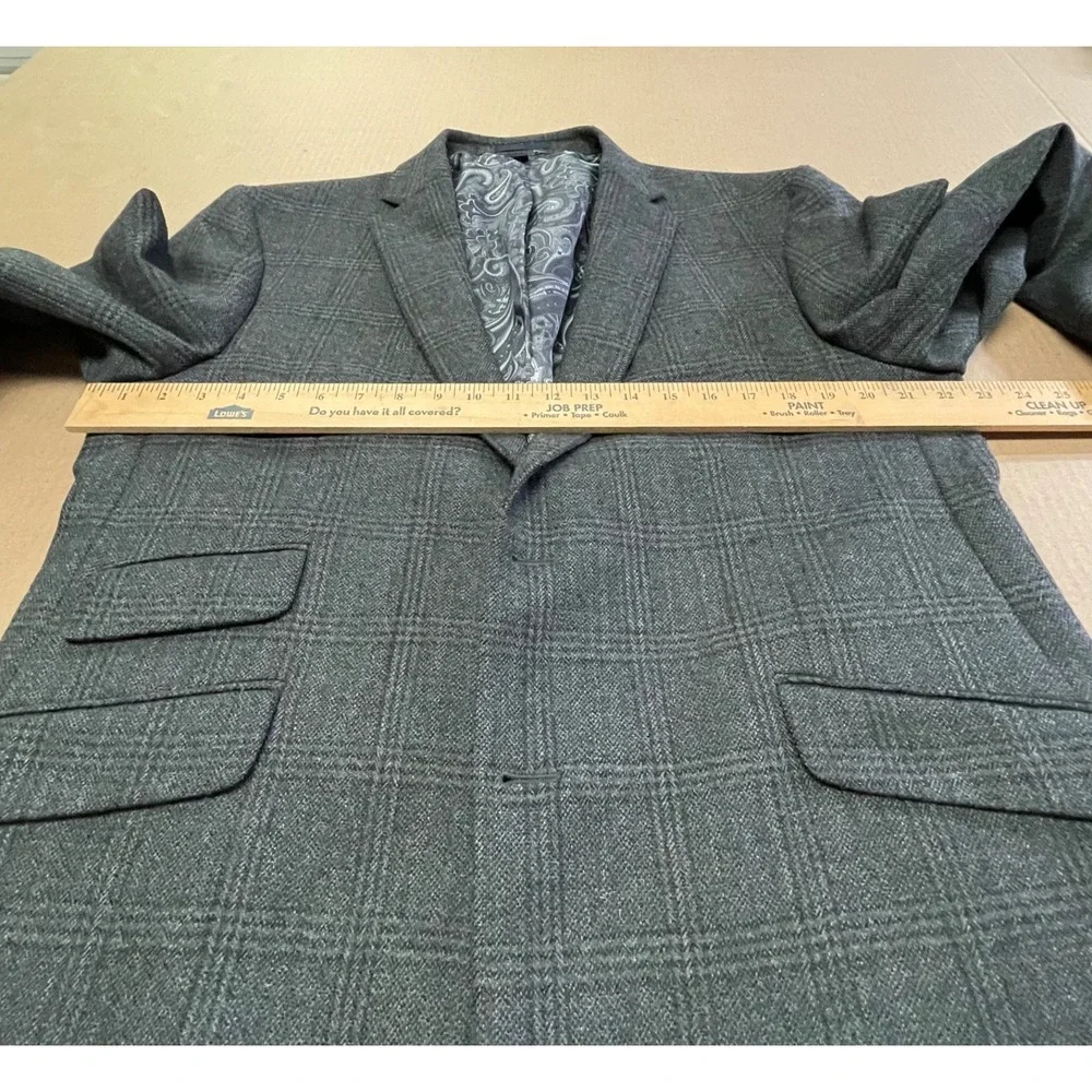 Jos A Bank Men's 1905 Blazer Jacket Size 44 R Gray Plaid 100% Wool Paisley Lined